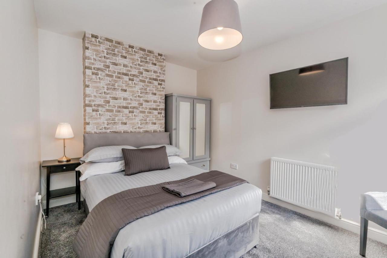 Cannock Hotel Apartments Екстериор снимка