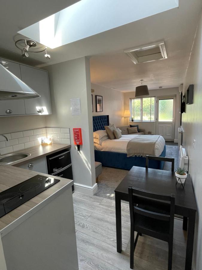 Cannock Hotel Apartments Екстериор снимка