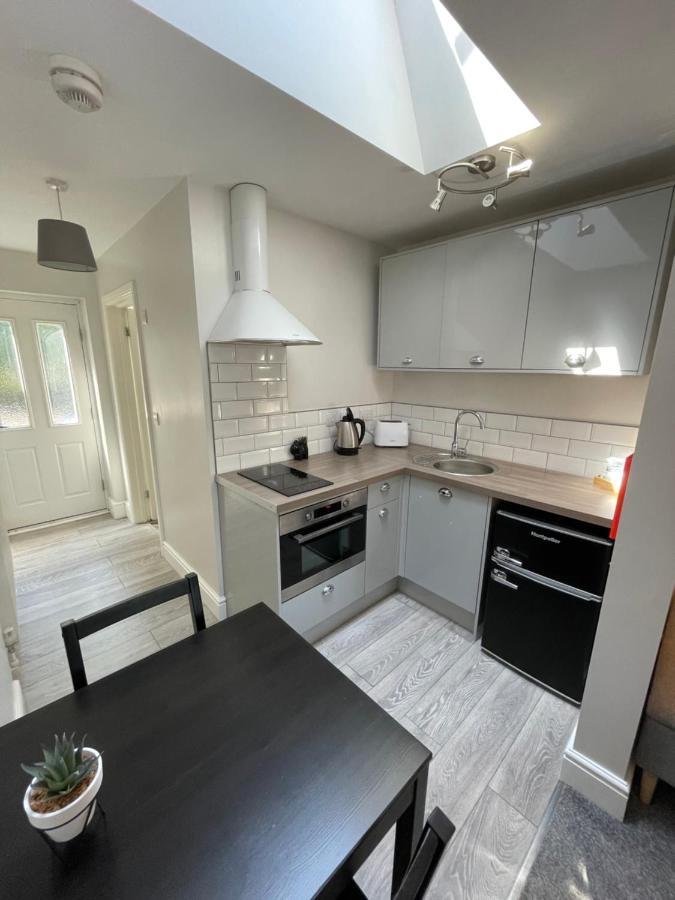Cannock Hotel Apartments Екстериор снимка