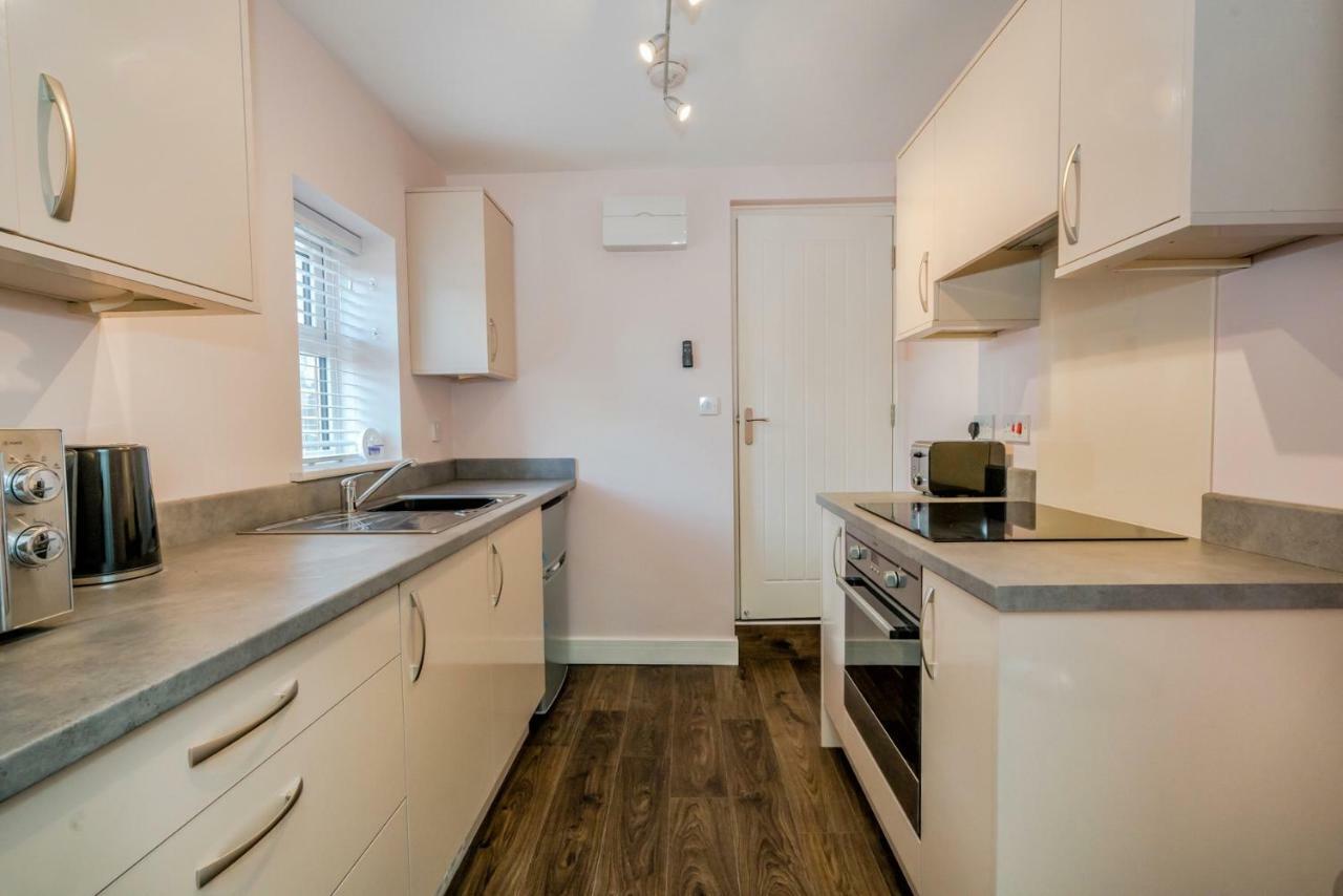 Cannock Hotel Apartments Екстериор снимка