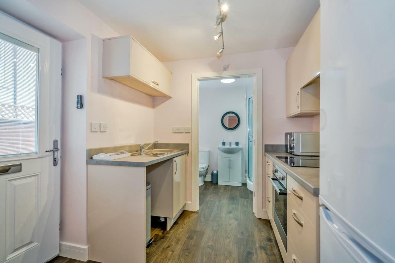 Cannock Hotel Apartments Екстериор снимка
