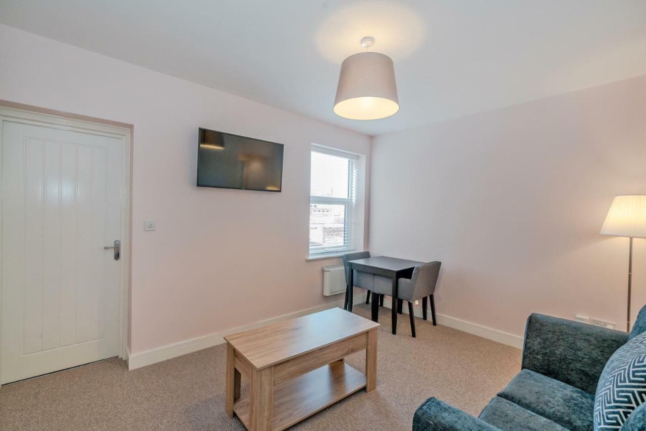 Cannock Hotel Apartments Екстериор снимка