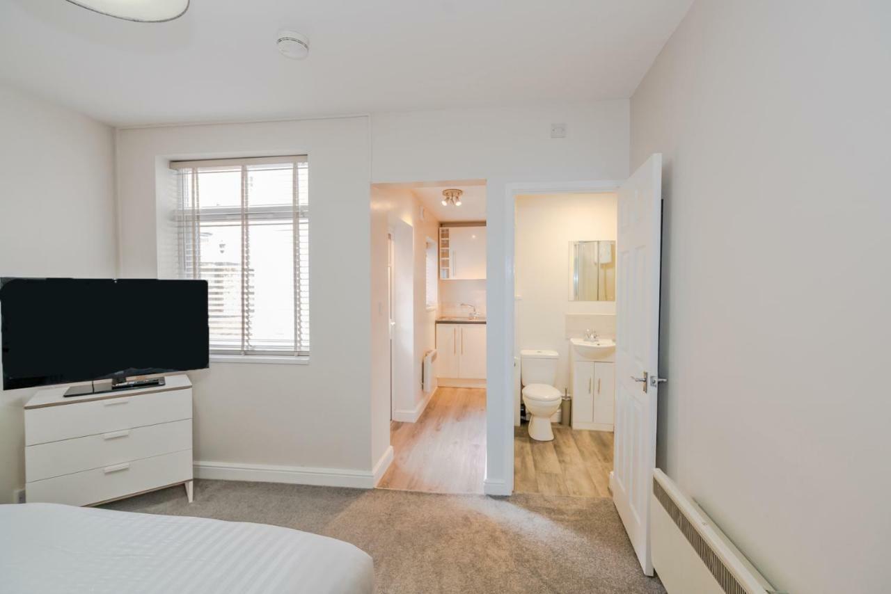 Cannock Hotel Apartments Екстериор снимка