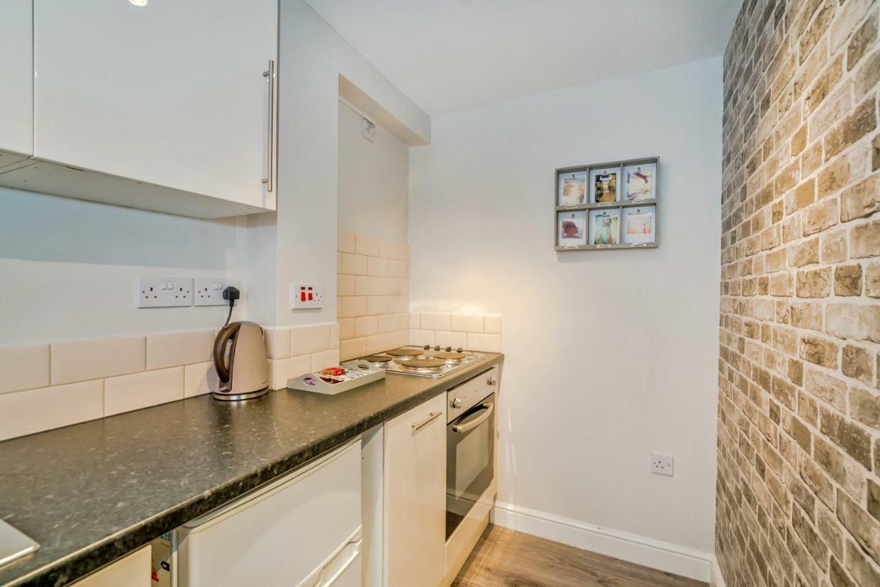 Cannock Hotel Apartments Екстериор снимка